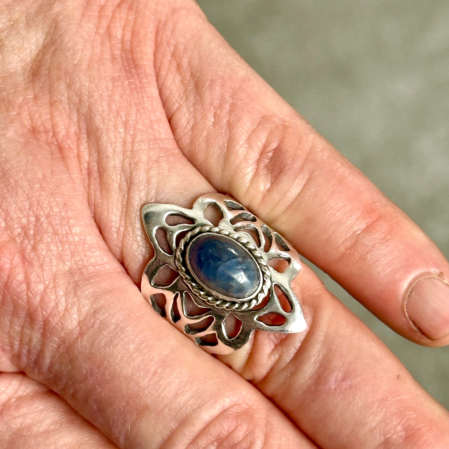 Sapphire Scalloped Ring