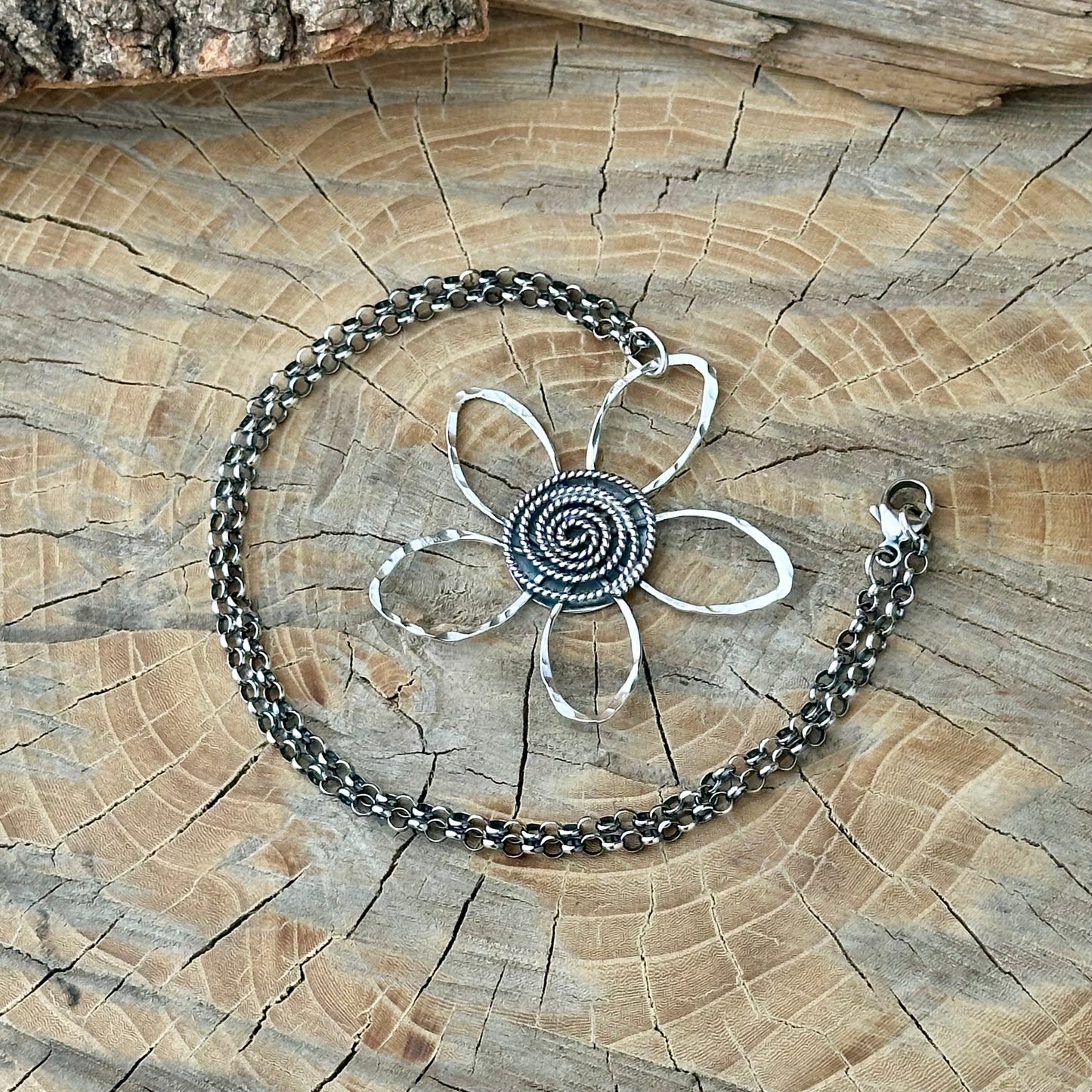 Wildflower Necklace Rolo 2